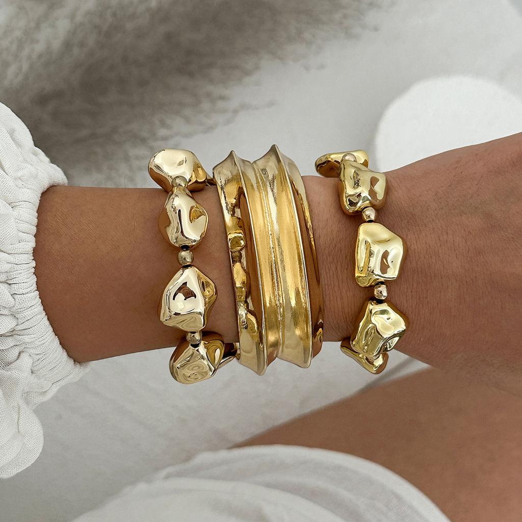 Exaggerated Metal Texture Wide-Sided Bracelet Female, Personalized Irregular Geometric Ccb Beaded Bracelet