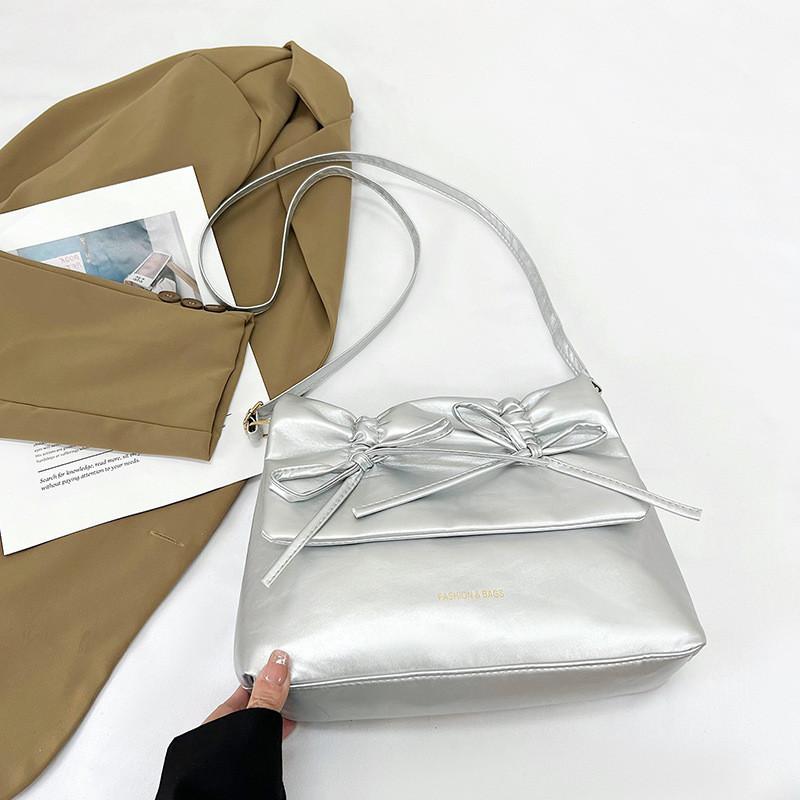 Stylish Texture Butterfly Bow Shoulder Bag 2024 Spring New Urban Minimalist Pu Material City Girl Small Square Bag серебряный