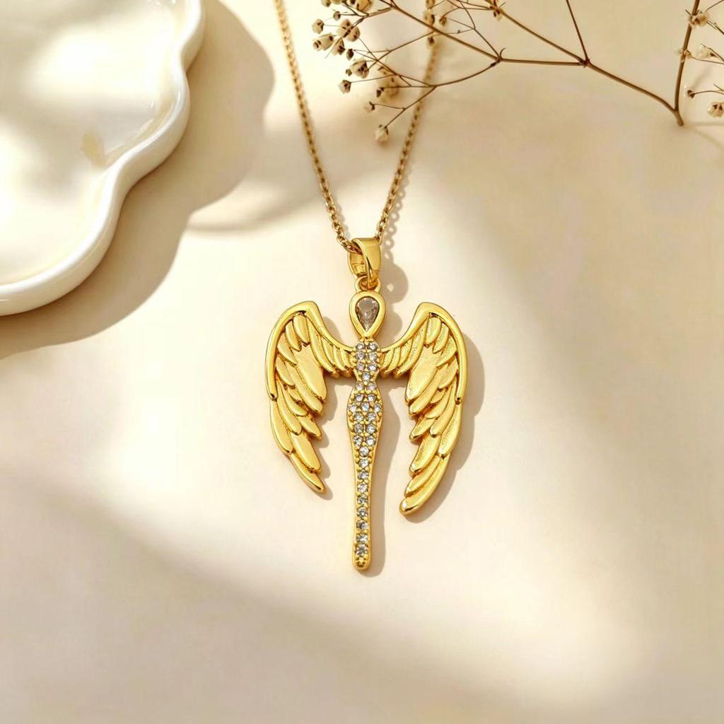 European & American Retro Angel Wings Necklace - Elegant, Versatile Design with Cold Style Clavicle Chain