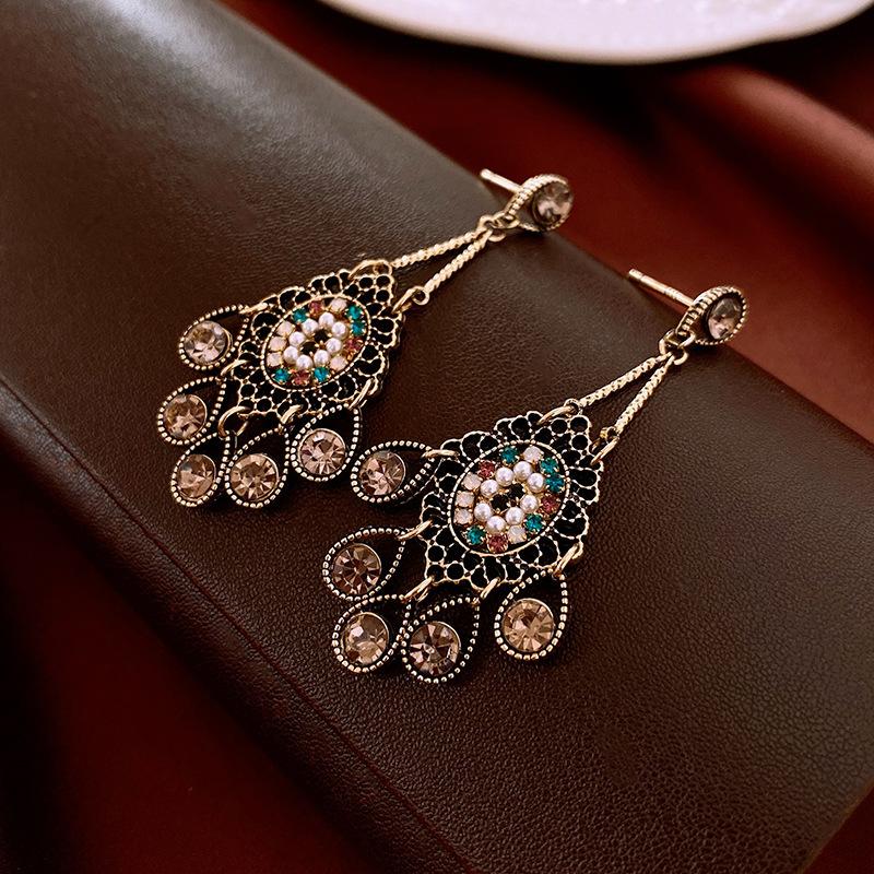 Medieval Vintage Rhombus Flower Earrings Retro Light Luxury High-end Earrings Niche Court Style Earrings