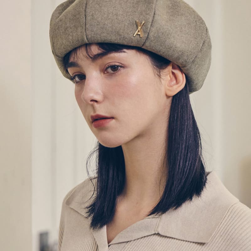 

VARZAR VA Studded Octagonal Wool Beret Beige FREE