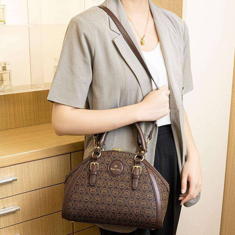 Fashionable and Fashionable Hand To Door Bag  New Summer Large Capacity Commuter Printed Shoulder Bag Texture Crossbody Bag