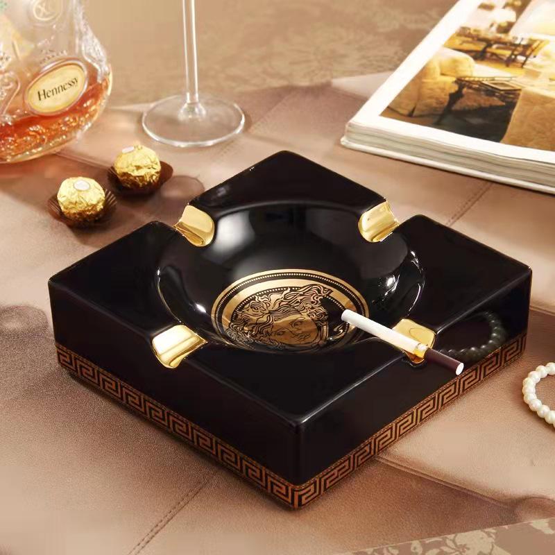 Creative European Ceramic Cigar Ashtray for Home or Office