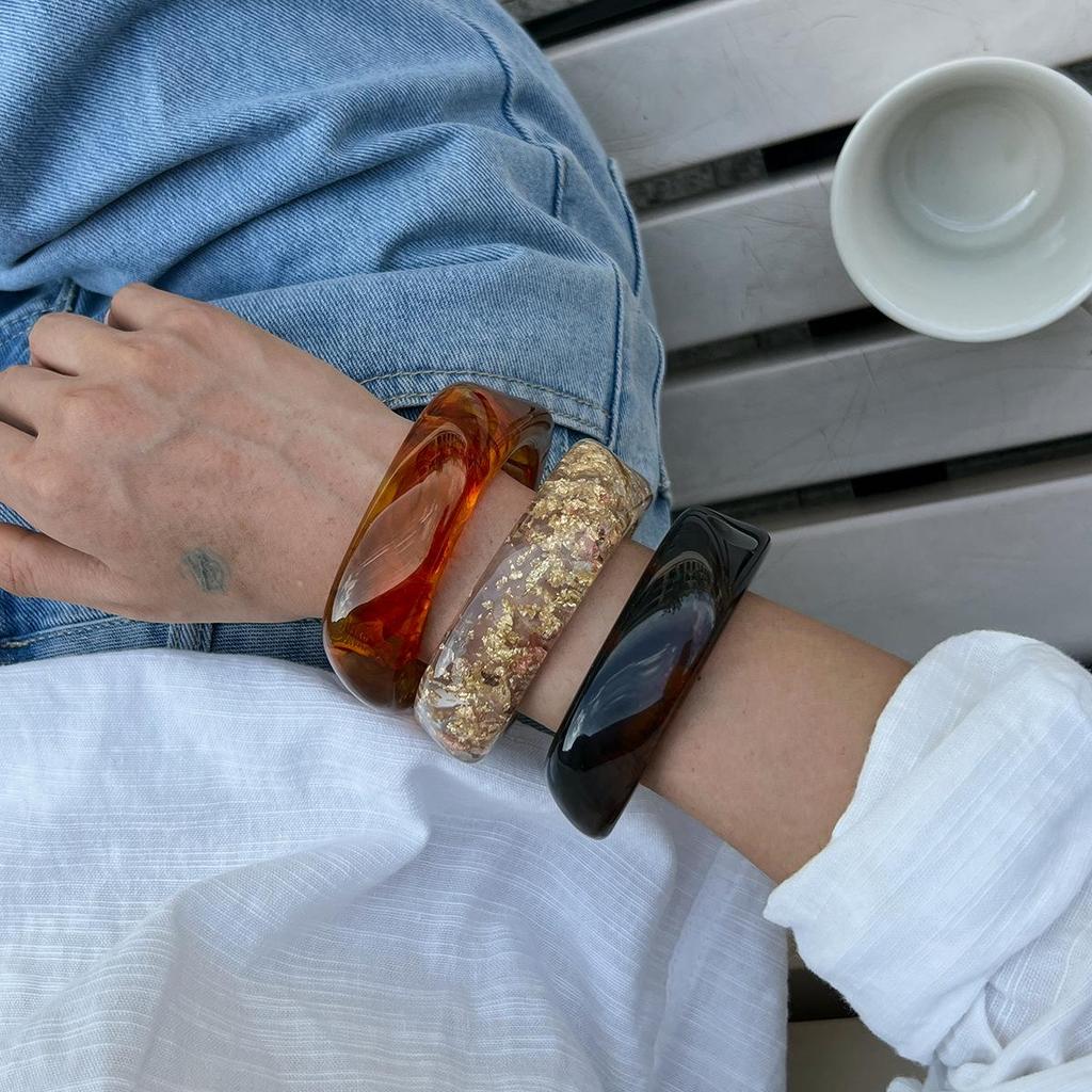 Translucent Retro Ombre Acrylic Bracelet with Irregular Polygon Design