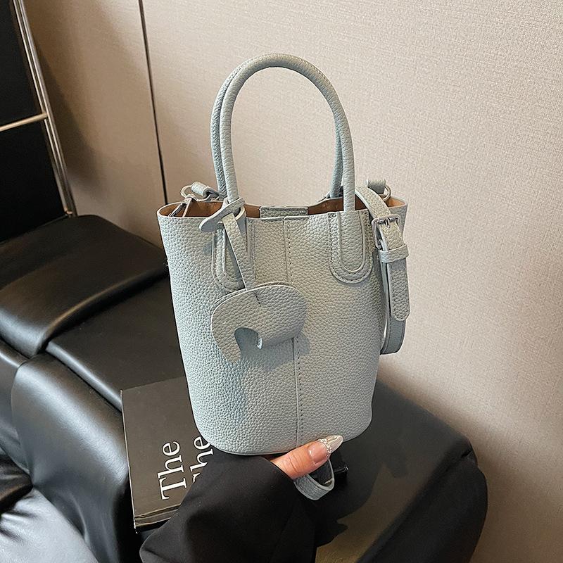 Fashion Small Bag Women's New Summer Popular Versatile Messenger Bag High-end Portable Bucket Bag