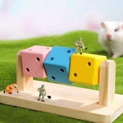 Brinquedo de Enriquecimento para Hamster Yousheng Cubos de Madeira Pintados Brinquedo de Roer para Porquinho da Índia Brinquedo para Roer Dentes de Pet para Hamsters Anões Coelhos Gerbos Chinchilas