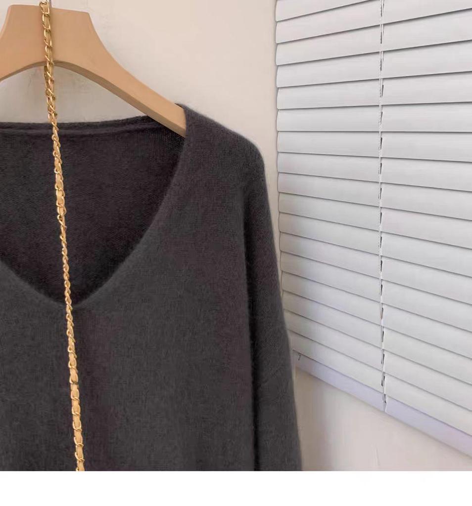 Women's Camel V-Neck Wool Sweater: Korean-Style, Loose Fit, Long-Sleeve Base Layer