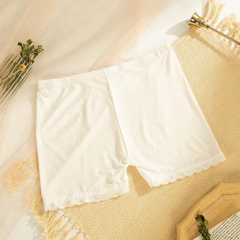 

Ice Silk Lace-Trim Seamless Safety Shorts: Breathable, Anti-Exposure, Non-Rolling, Elastic, Thin Three-Quarter Summer Wear One Size [suggested 80-150 jin] білий