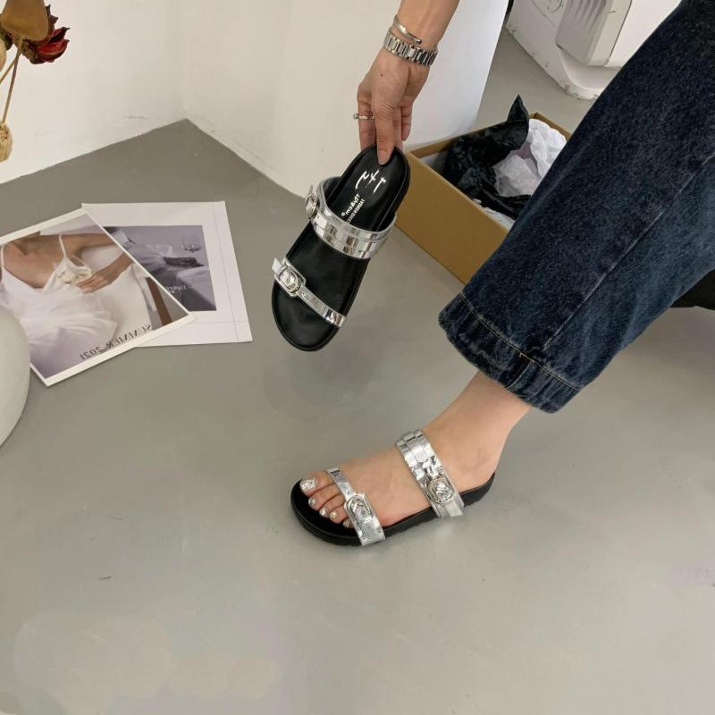 2025 summer flat bottom non-slip word with open-toe buckle breathable round head fashion thick-soled beach sandals women's shoes