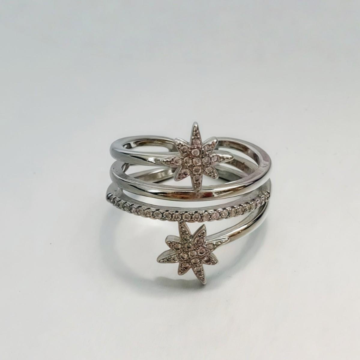 Luxurious Zircon Eight-Pointed Star Ring - European & American Fashion