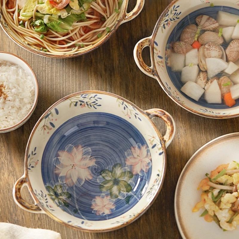 Keramická polévková mísa v japonském stylu s uchem 800 ml, Květinová servírovací mísa s podglazurní barvou na dušené maso, těstoviny, cereálie, Vhodná do mikrovlnné trouby a trouby, 1 ks