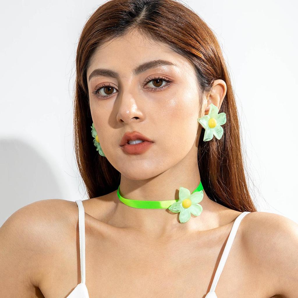 New Early Spring Flower Earnail Women's Fashion Necklace Set, Versatile and Niche Charm Jewelry Set