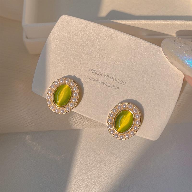 925 Sterling Silver Cat's Eye Stone Stud Earrings: High-End Retro French Design with Diamond-Set