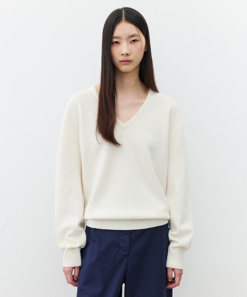 SUARE WOMEN 100% Merino Wool V-Neck Knit Ivory