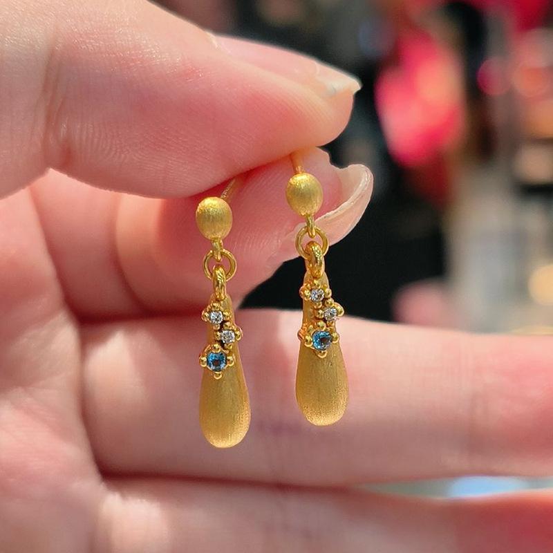 

French Luxury Brushed New Water Drop Earrings Minority Temperament Advanced Gold Simple Fashion Earrings Fashionable Versatile золотой