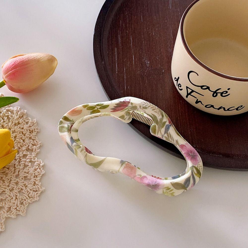 Acrylic Hollow Claw Clip Korean Style Geometric Shark Clip Sweet Cloud Shape Hair Claw  Daily