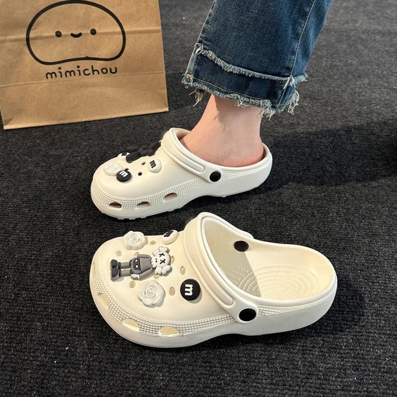 Summer 2025 Women's Trendy Breathable Hole Sandals: Cute, Non-slip, Thick Sole Couple Beach Shoes