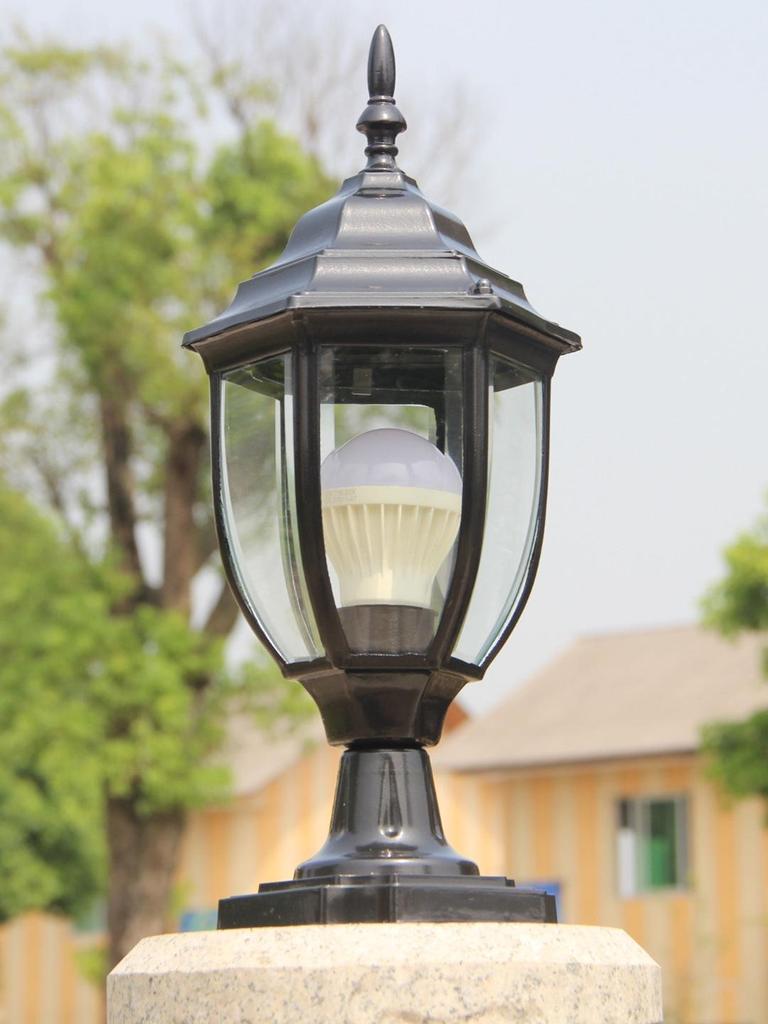 Waterproof Outdoor Wall and Pillar Light for Gardens and Courtyards