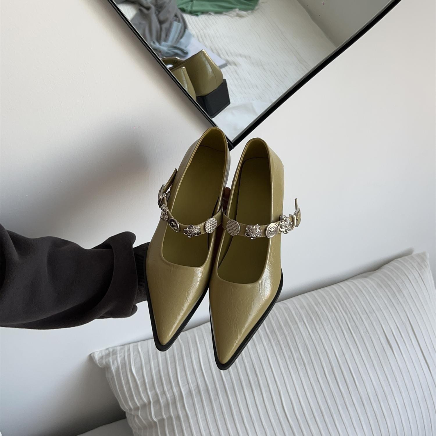 

Pointed head with metal thick middle heel Mary Jane shoes temperament single shoes small leather shoes women 35 чорний