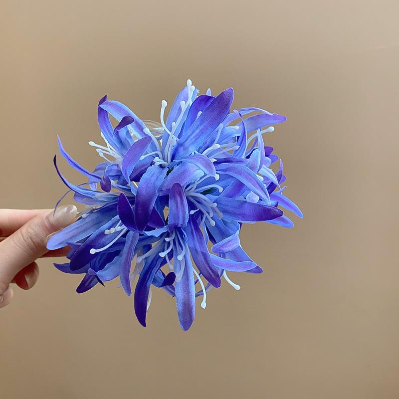 Spider Lily Flower Hair Claw Clips for Women Long Tassel Shark Clip Dedicate Crystal Acrylic Hairgrips Birthday Decoration K