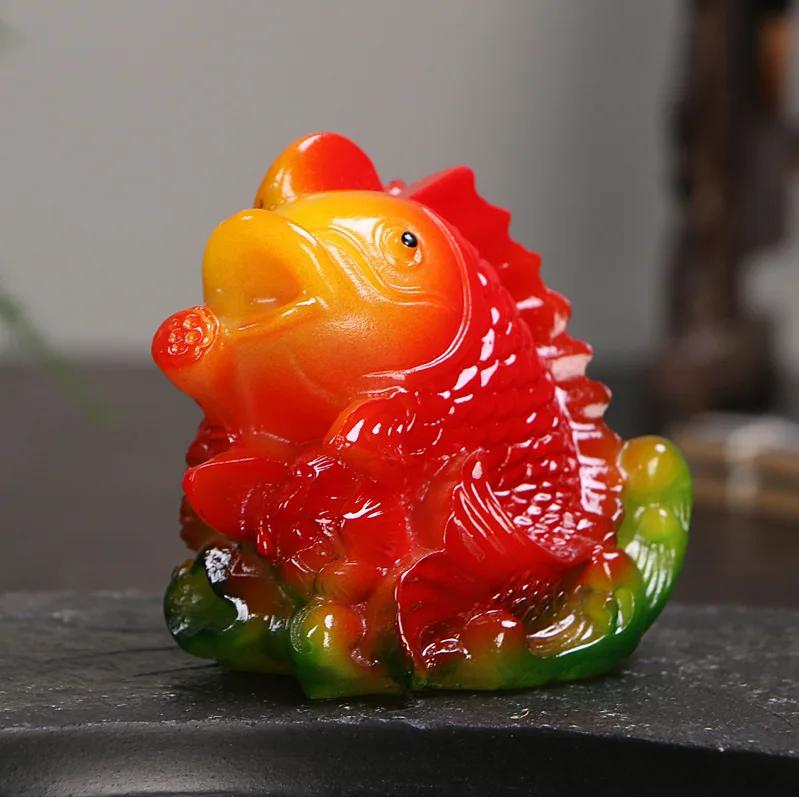 

Красивая фигурка золотой рыбки из смолы, меняющая цвет, китайские изделия ручной работы, чайный питомец, чайные аксессуары, украшения для дома в стиле фен-шуй