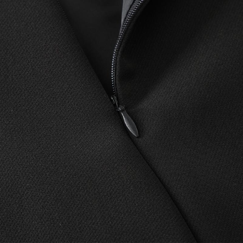 Dámské černé šortky áčkového střihu s vysokým pasem – Kolekce Jaro/Podzim 2025