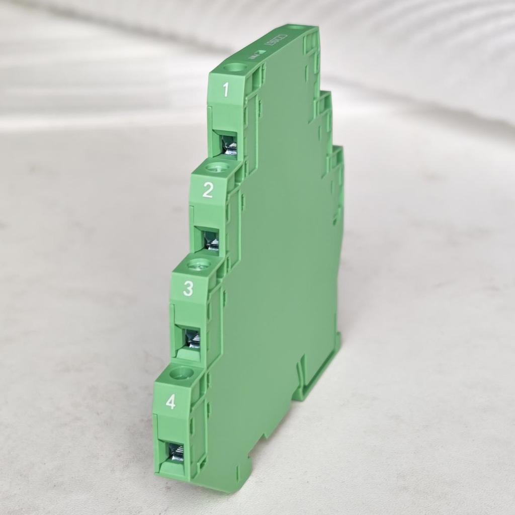Product Name: "Chenzhu CZ2067 Signal Isolator, 20-30VDC, Analog I/O, 1 In/1 Out"