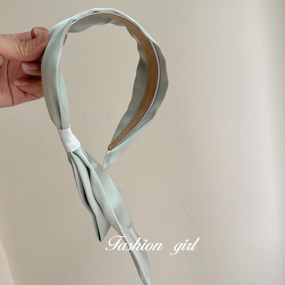 

Повязка на голову Retro Niche Matcha French Ribbon в молочно-зеленом цвете