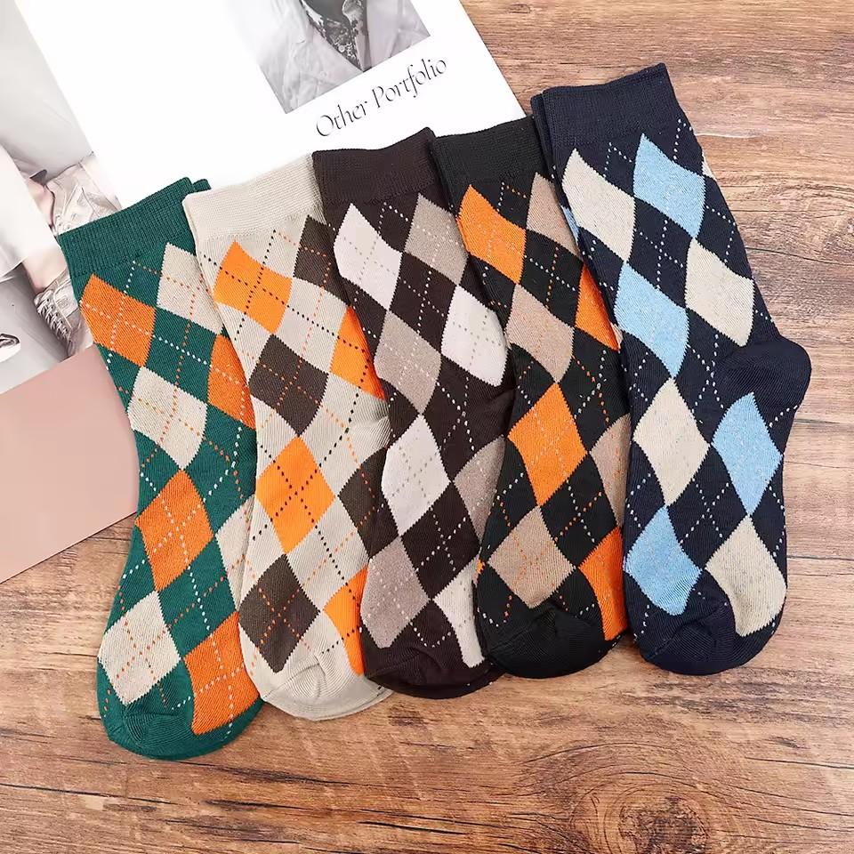 Women's Colorful Diamond Lattice Striped Socks Quality Plaid Diamond Pattern Argyle Geometric Harajuku Cotton Medium Tube Socks