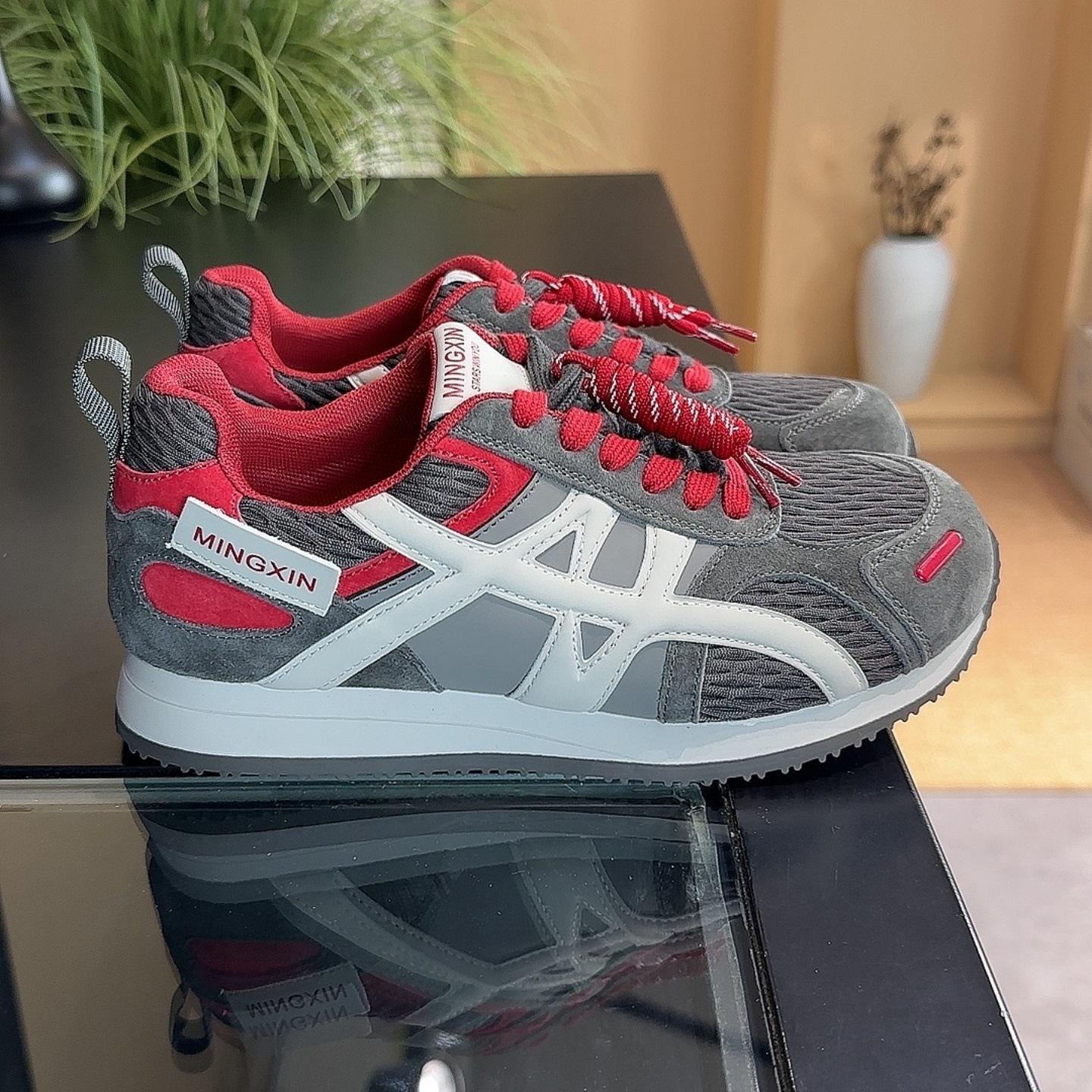 

Retro color matching Forrest Gump shoes women s light, comfortable and non-slip sports and leisure shoes 2025 new platform jogging German training sh 40