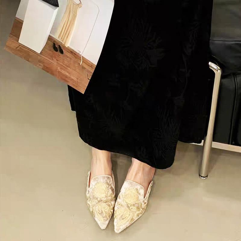 Cool Slippers Women's Spring and Autumn Embroidery Pointed Micro-heel Non-slip Soft-soled Sandals