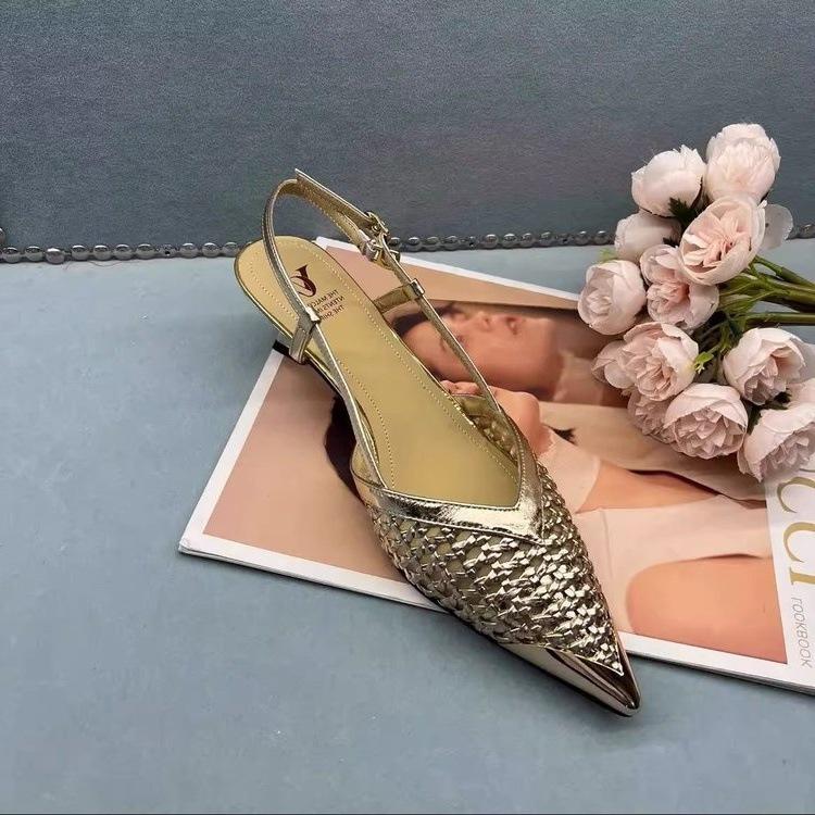 

Лето 2025 новые туфли на низком каблуке котенок , дышащие, ручной вязки, каблук 3,5 см, золото и серебро, французский темперамент, остроносые сандалии 39 золотой