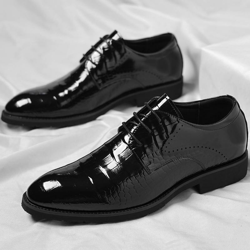 Fashion New British Style Dress Business Casual Shoes Men Black Commuter Thick Soles Leather Bright Leather Wedding Outdoor Oxford Shoes