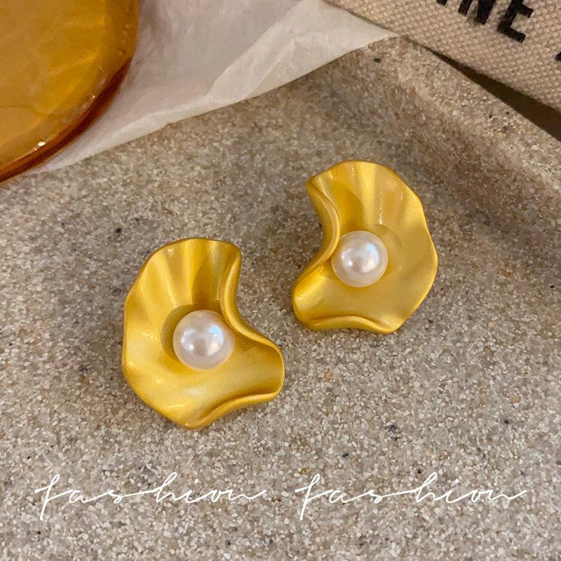 Real gold electroplated liquid silver matte flower pearl stud earrings sterling silver needle temperament exquisite high-end irregular earrings