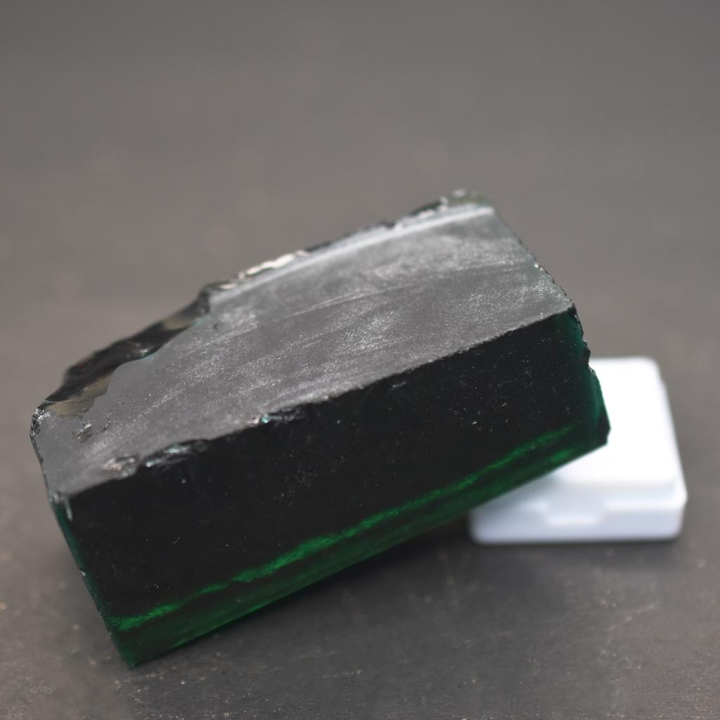 822.85 Ct Lab-Created Emerald Green Uncut Rough Unique Loose Gemstone