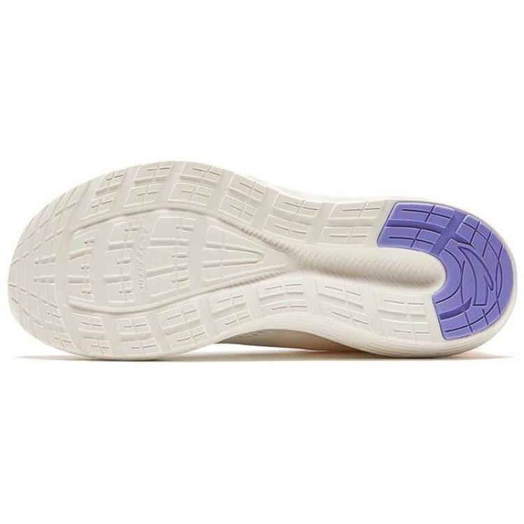 Anta Light Cloud Fabric Cushioning Slip Resistant Low top Running Shoes Women's White 122345530-1