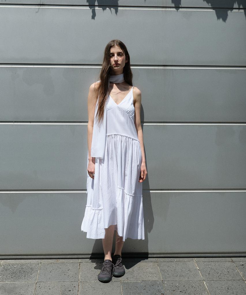 Loutaideu Sleeveless Shirring Dress [White]