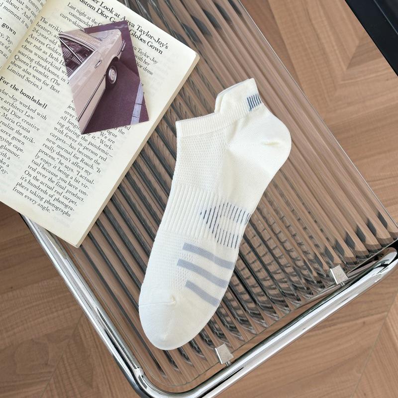 Men s Breathable Mesh Ankle Socks - Summer Low-Cut Non-Slip Sports Style One Size (Men s 38-44)