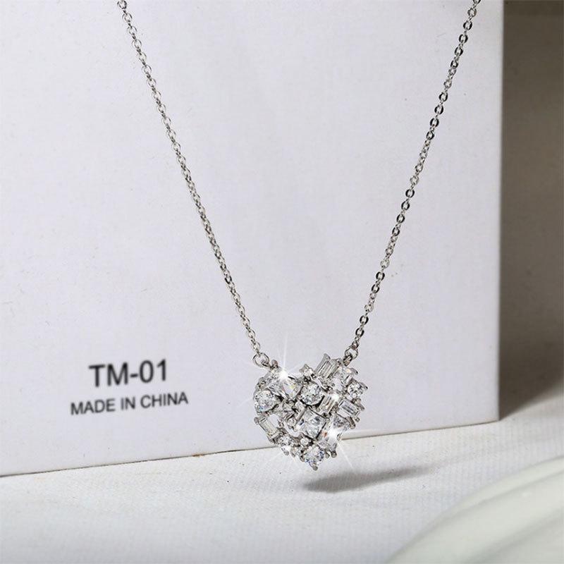 Peach Heart Pendant Necklace with Zirconia for Women - Japanese Korean Style Clavicle Chain, Simple Heart-Shaped Jewelry