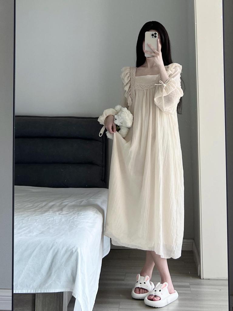 Camisola Feminina de Manga Comprida com Renda e Babados - Outono/Inverno