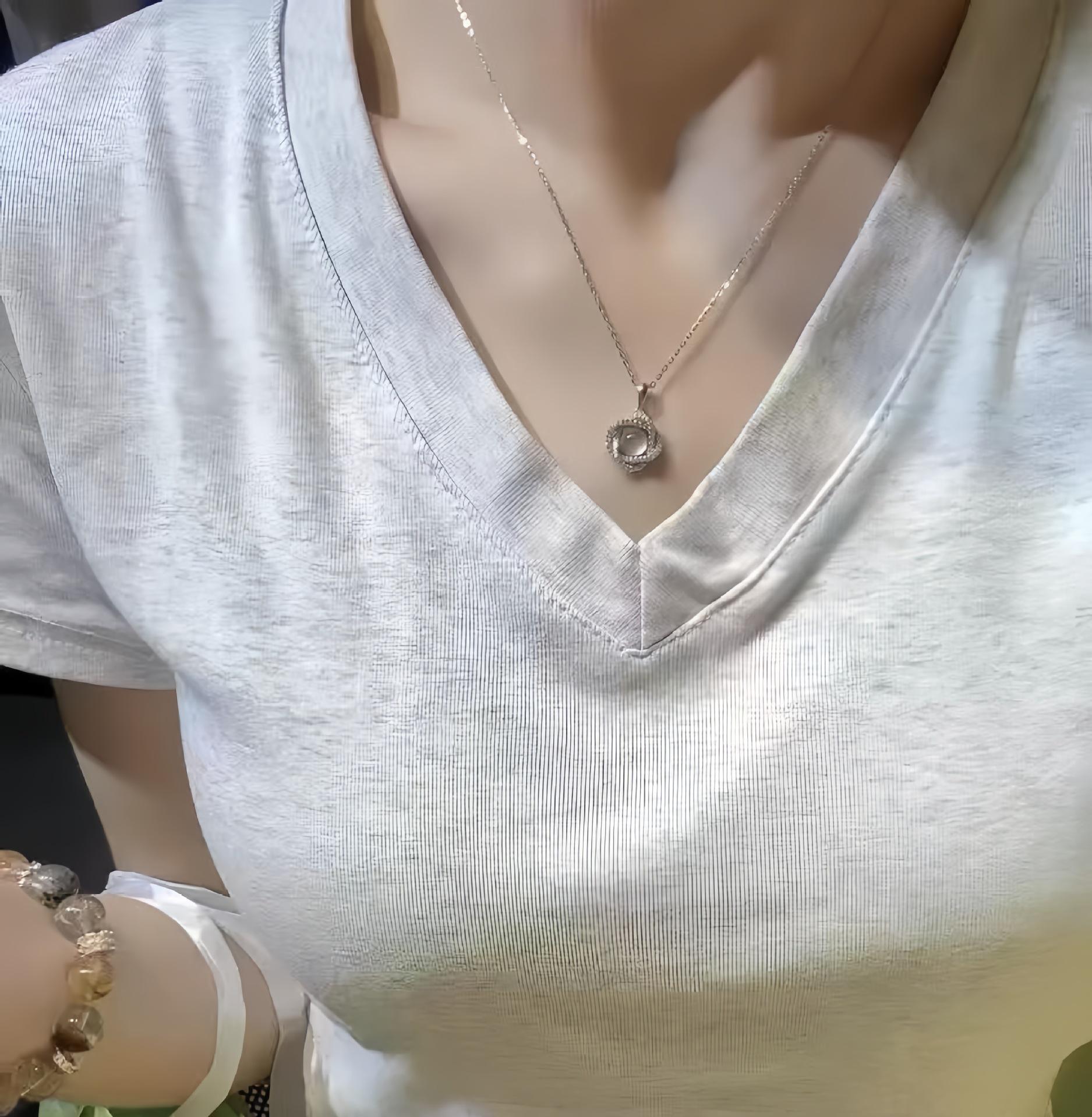 Baisihui S925 Sterling Silver Flower Chalcedony Necklace - Elegant Translucent White Design for Women 925 Sterling Silver