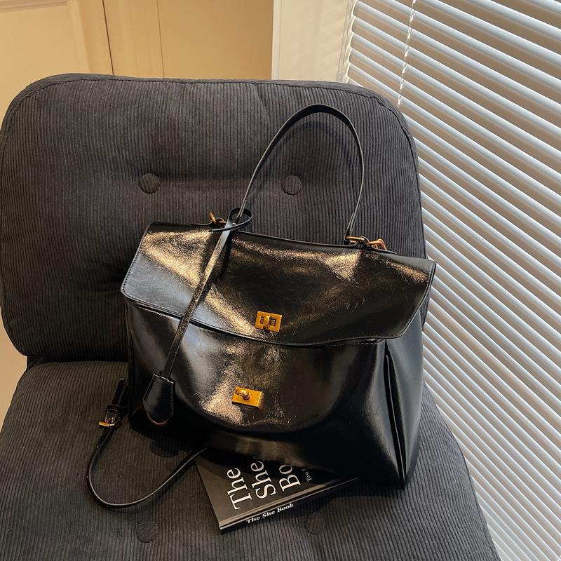 Large capacity tote bag women's 2025 new backpack, high-end fashion shoulder messenger bag tide