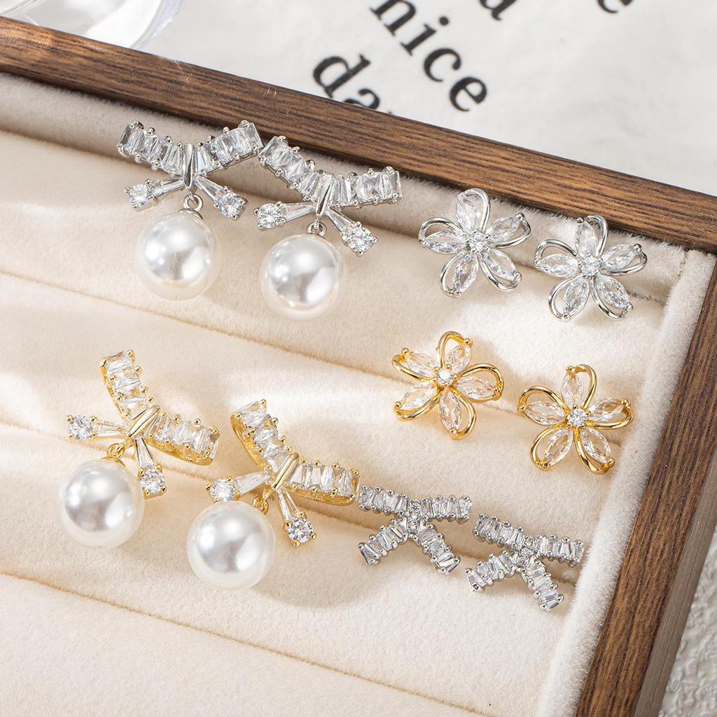 Inlaid Bow Pearl & Zircon Stud Earrings - High-End Feel