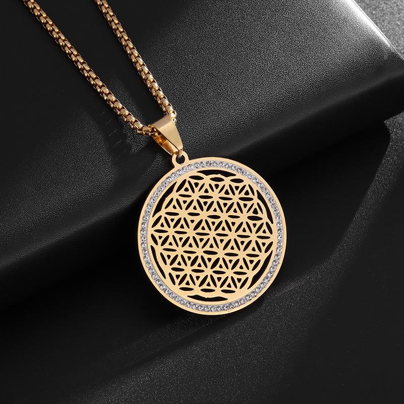 Fashionable Retro Hollow Pattern Round Brand Necklace