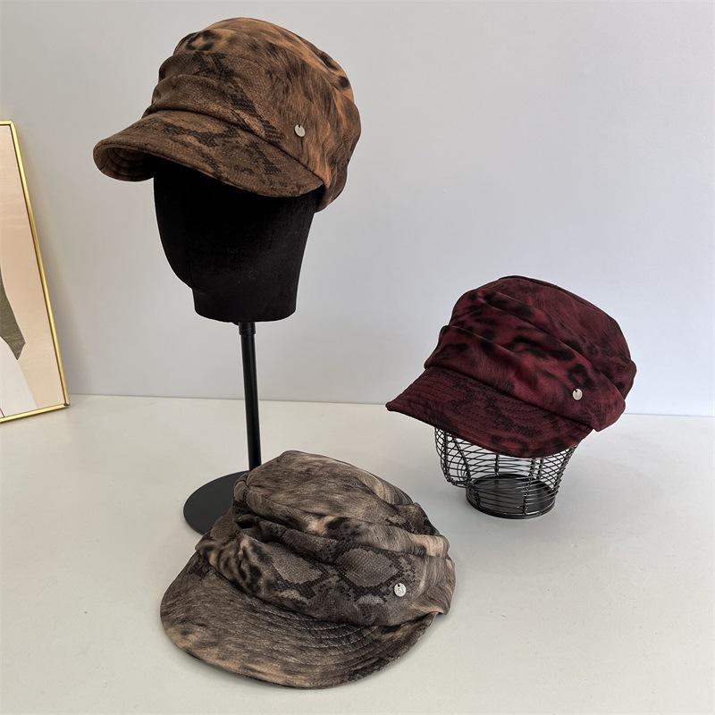 

Autumn and winter niche fashion big head circumference cap fashionable leopard print pleated design trend newsboy hat women M（56-58cm） червоний