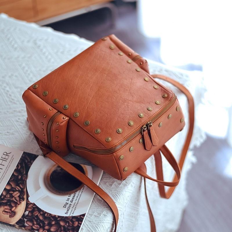 Johnature High Quality Rivet Backpack Retro Genuine Leather Large Capacity Versatile Women's Travel Backpack