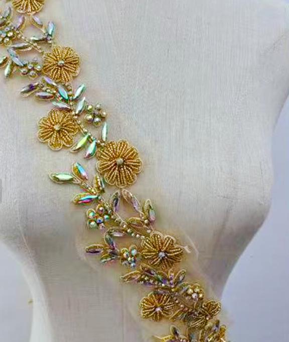 RM-802 Hot Sale Beaded Rhinestone Flower Lace Applique Trim Sewing Motif Embroidery