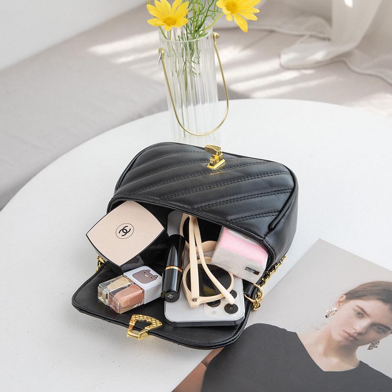 Autumn And Winter Simple Rhombus Women'S Bag Shoulder Chain Bag Women'S Trend Crossbody Small Square Bag Light Luxury Hand Carry