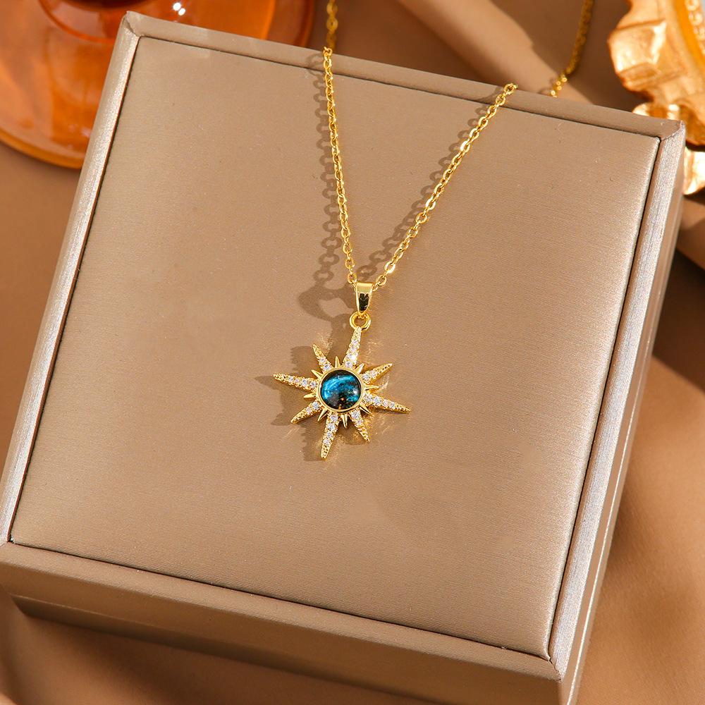 Four Leaf Clover Pendant Necklace For Women Fashionable Zircon Crystal Adjustable Chain Delicate And Versatile Jewelry