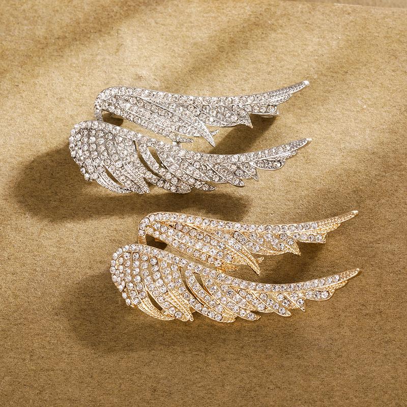 Shining Wing Zircon Necklace Pendant as an Accessory for Business Dress Shirt Brooch
